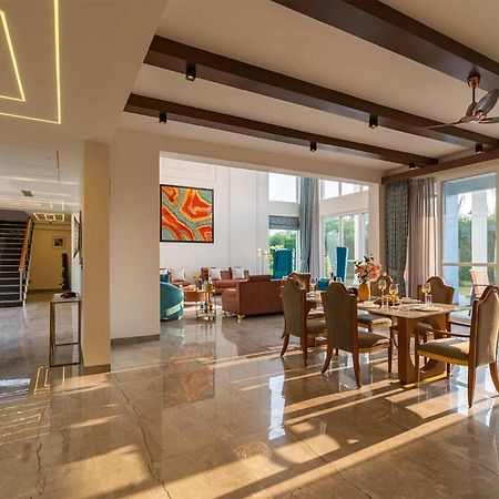 Stayvista At Serenity Farms With Pool, Lawn, Bonfire & Bbq Sohna Екстер'єр фото