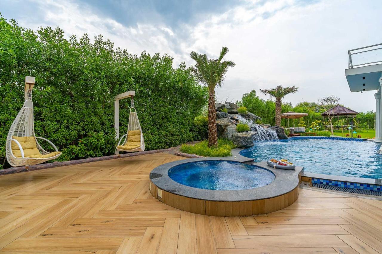 Stayvista At Serenity Farms With Pool, Lawn, Bonfire & Bbq Sohna Екстер'єр фото