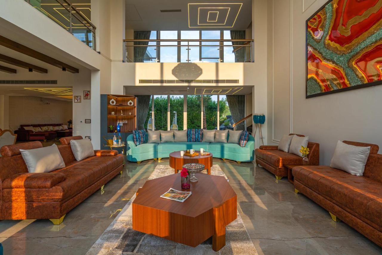 Stayvista At Serenity Farms With Pool, Lawn, Bonfire & Bbq Sohna Екстер'єр фото